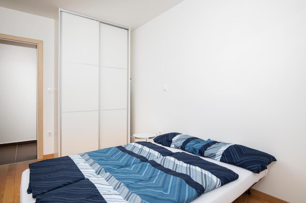 Monte Paradiso Sun Apartment Pula Bagian luar foto