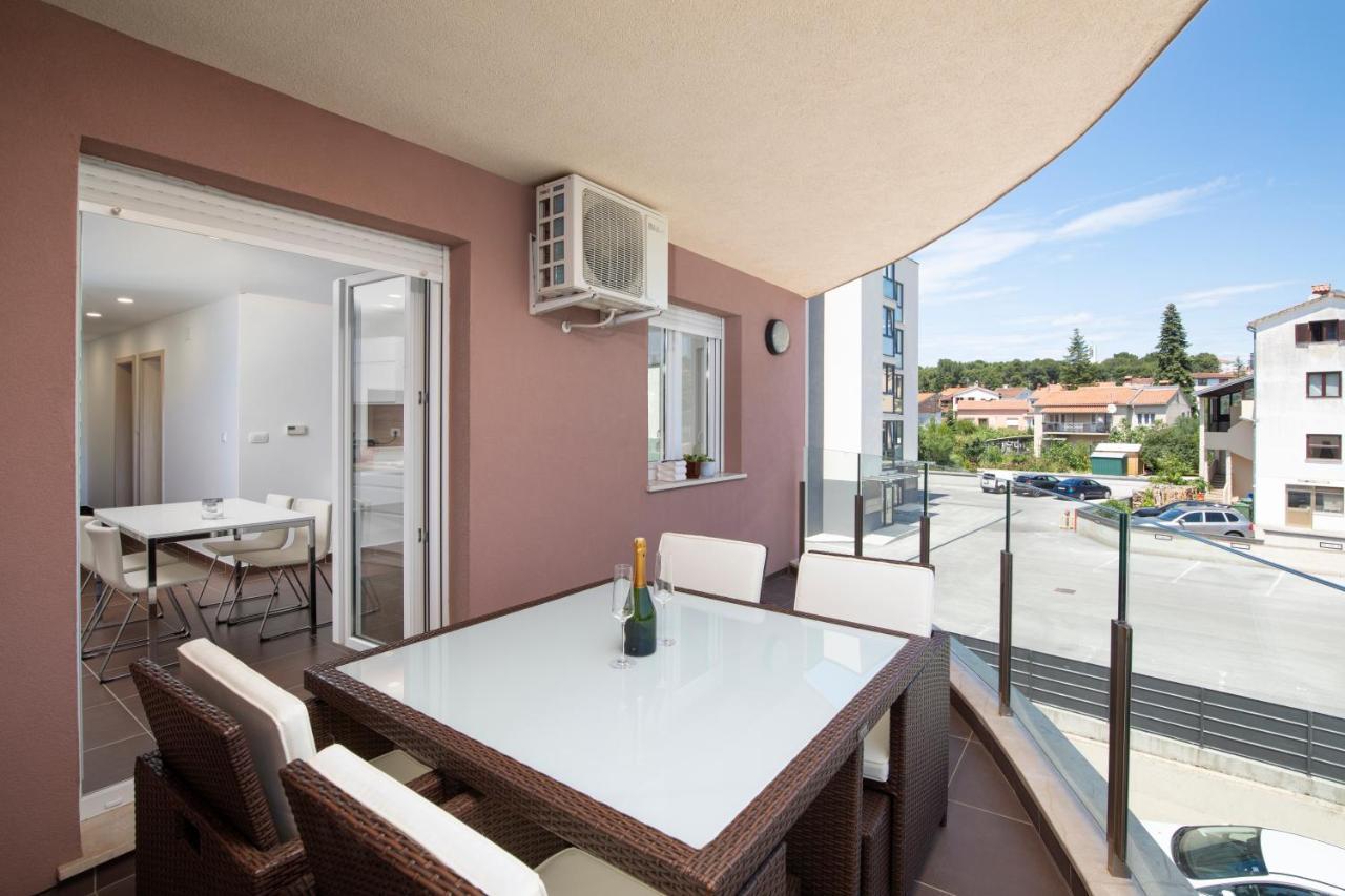 Monte Paradiso Sun Apartment Pula Bagian luar foto