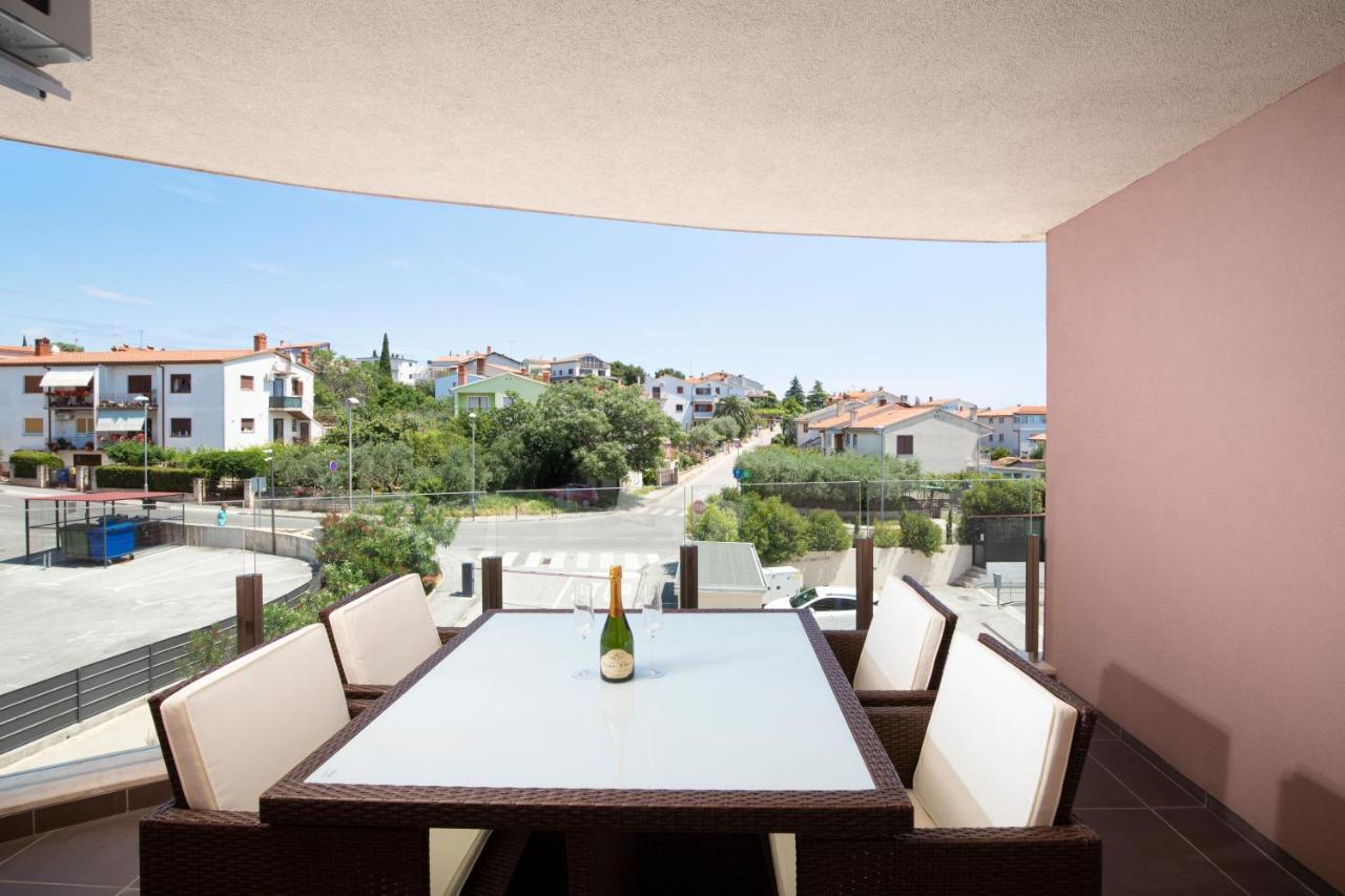 Monte Paradiso Sun Apartment Pula Bagian luar foto